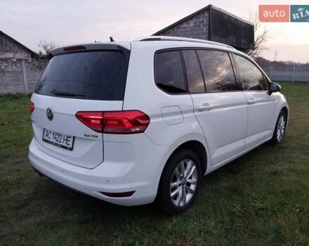 Белый Фольксваген Туран, объемом двигателя 1.97 л и пробегом 313 тыс. км за 13999 $, фото 3 на Automoto.ua