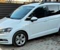Білий Фольксваген Туран, об'ємом двигуна 2 л та пробігом 299 тис. км за 15500 $, фото 1 на Automoto.ua