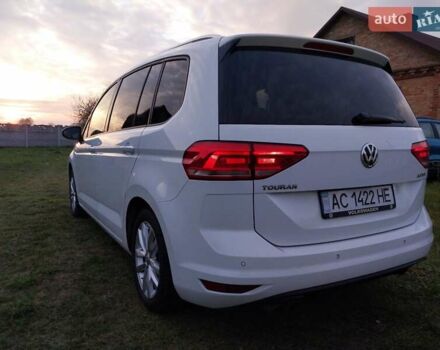 Белый Фольксваген Туран, объемом двигателя 1.97 л и пробегом 313 тыс. км за 13499 $, фото 1 на Automoto.ua