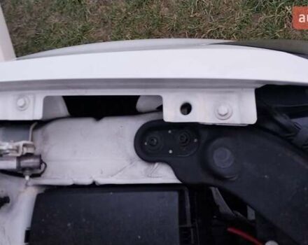 Белый Фольксваген Туран, объемом двигателя 1.97 л и пробегом 313 тыс. км за 13499 $, фото 52 на Automoto.ua