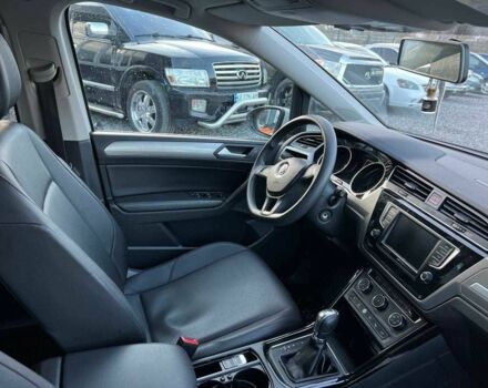 Белый Фольксваген Туран, объемом двигателя 2 л и пробегом 221 тыс. км за 14300 $, фото 5 на Automoto.ua