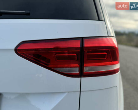 Белый Фольксваген Туран, объемом двигателя 1.97 л и пробегом 199 тыс. км за 15800 $, фото 33 на Automoto.ua