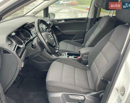 Белый Фольксваген Туран, объемом двигателя 1.4 л и пробегом 159 тыс. км за 15700 $, фото 24 на Automoto.ua