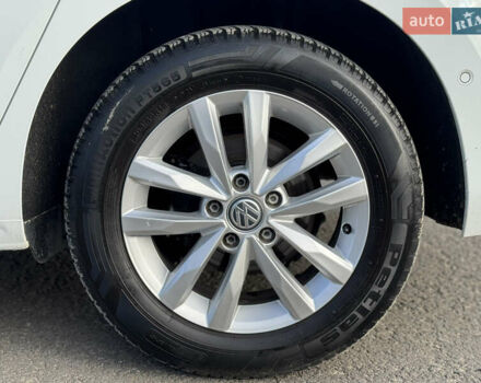 Белый Фольксваген Туран, объемом двигателя 1.97 л и пробегом 199 тыс. км за 15800 $, фото 21 на Automoto.ua