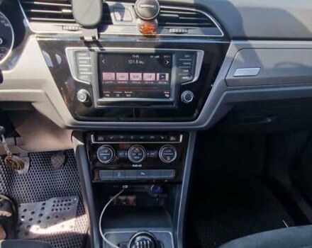 Белый Фольксваген Туран, объемом двигателя 1.97 л и пробегом 240 тыс. км за 16300 $, фото 14 на Automoto.ua