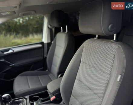 Белый Фольксваген Туран, объемом двигателя 1.97 л и пробегом 199 тыс. км за 15800 $, фото 38 на Automoto.ua