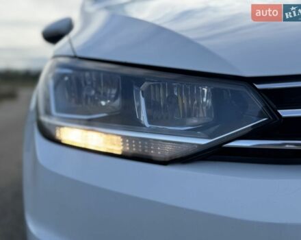 Білий Фольксваген Туран, об'ємом двигуна 2 л та пробігом 206 тис. км за 15300 $, фото 3 на Automoto.ua