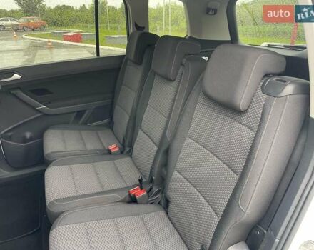 Белый Фольксваген Туран, объемом двигателя 1.4 л и пробегом 159 тыс. км за 15700 $, фото 31 на Automoto.ua