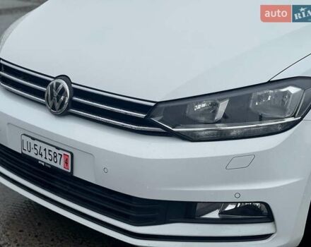 Белый Фольксваген Туран, объемом двигателя 1.4 л и пробегом 159 тыс. км за 15700 $, фото 3 на Automoto.ua