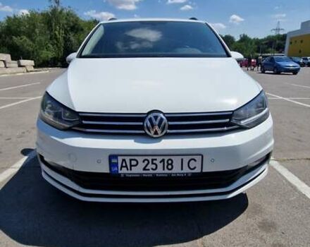 Белый Фольксваген Туран, объемом двигателя 1.97 л и пробегом 240 тыс. км за 16300 $, фото 3 на Automoto.ua