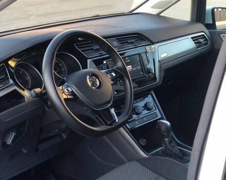 Білий Фольксваген Туран, об'ємом двигуна 2 л та пробігом 264 тис. км за 14850 $, фото 47 на Automoto.ua