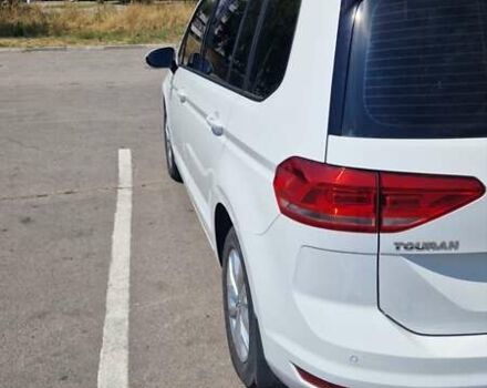 Белый Фольксваген Туран, объемом двигателя 1.97 л и пробегом 240 тыс. км за 16300 $, фото 26 на Automoto.ua