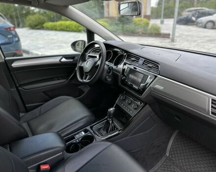 Білий Фольксваген Туран, об'ємом двигуна 2 л та пробігом 205 тис. км за 14500 $, фото 5 на Automoto.ua