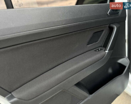 Белый Фольксваген Туран, объемом двигателя 1.97 л и пробегом 199 тыс. км за 15800 $, фото 64 на Automoto.ua