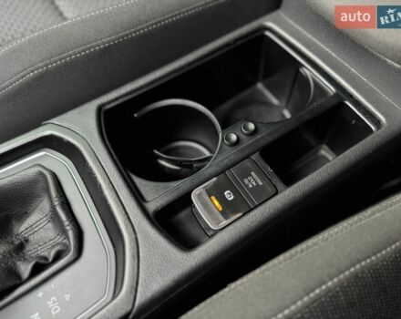 Білий Фольксваген Туран, об'ємом двигуна 2 л та пробігом 206 тис. км за 15300 $, фото 23 на Automoto.ua