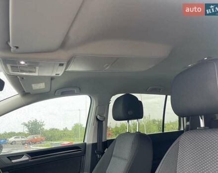 Белый Фольксваген Туран, объемом двигателя 1.4 л и пробегом 159 тыс. км за 15700 $, фото 25 на Automoto.ua