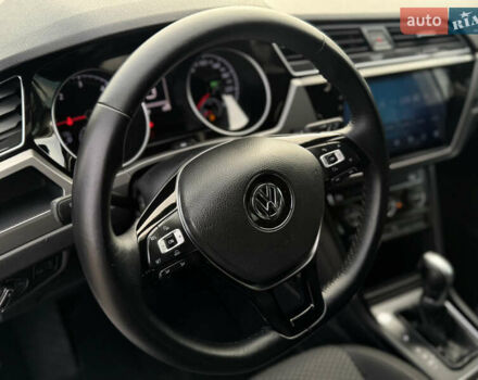 Белый Фольксваген Туран, объемом двигателя 1.97 л и пробегом 199 тыс. км за 15800 $, фото 40 на Automoto.ua