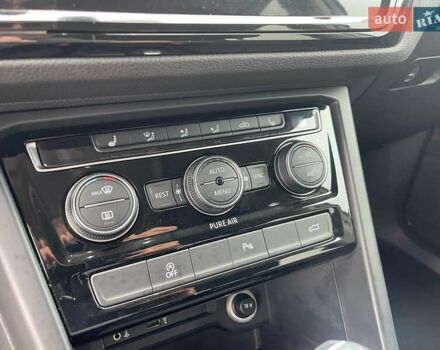 Белый Фольксваген Туран, объемом двигателя 1.4 л и пробегом 159 тыс. км за 15700 $, фото 19 на Automoto.ua