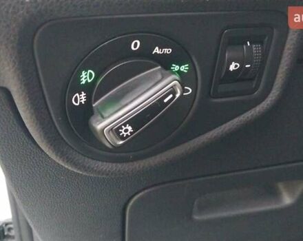 Белый Фольксваген Туран, объемом двигателя 1.97 л и пробегом 313 тыс. км за 13499 $, фото 28 на Automoto.ua