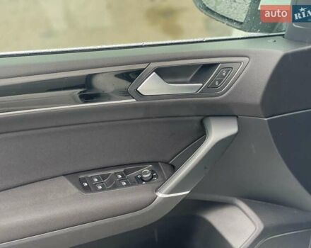 Белый Фольксваген Туран, объемом двигателя 1.4 л и пробегом 159 тыс. км за 15700 $, фото 22 на Automoto.ua