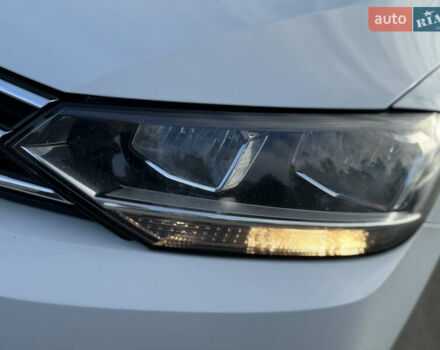 Белый Фольксваген Туран, объемом двигателя 1.97 л и пробегом 199 тыс. км за 15800 $, фото 19 на Automoto.ua