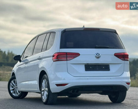 Белый Фольксваген Туран, объемом двигателя 1.97 л и пробегом 199 тыс. км за 15800 $, фото 4 на Automoto.ua