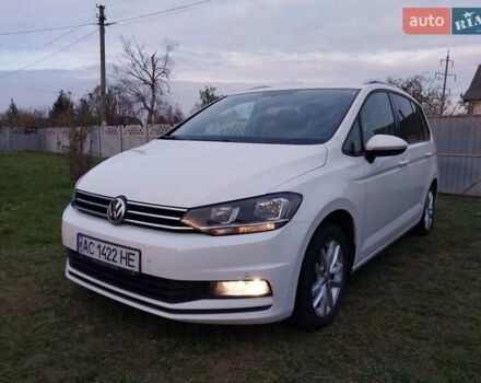 Белый Фольксваген Туран, объемом двигателя 1.97 л и пробегом 313 тыс. км за 13499 $, фото 2 на Automoto.ua