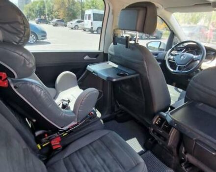 Белый Фольксваген Туран, объемом двигателя 1.97 л и пробегом 240 тыс. км за 16300 $, фото 12 на Automoto.ua