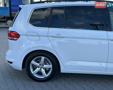 Белый Фольксваген Туран, объемом двигателя 1.6 л и пробегом 189 тыс. км за 15999 $, фото 9 на Automoto.ua