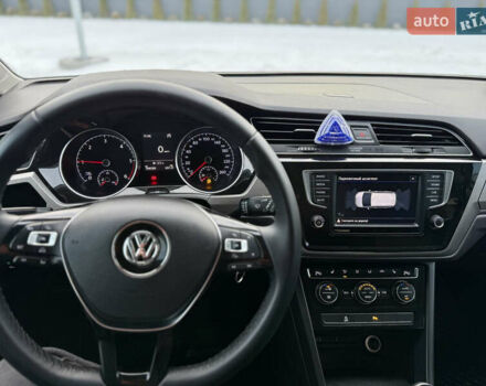 Білий Фольксваген Туран, об'ємом двигуна 1.6 л та пробігом 194 тис. км за 16400 $, фото 31 на Automoto.ua