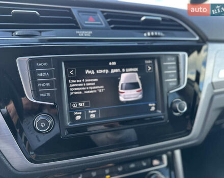 Белый Фольксваген Туран, объемом двигателя 1.6 л и пробегом 189 тыс. км за 15999 $, фото 32 на Automoto.ua