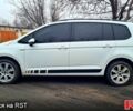 Білий Фольксваген Туран, об'ємом двигуна 2 л та пробігом 300 тис. км за 14600 $, фото 5 на Automoto.ua