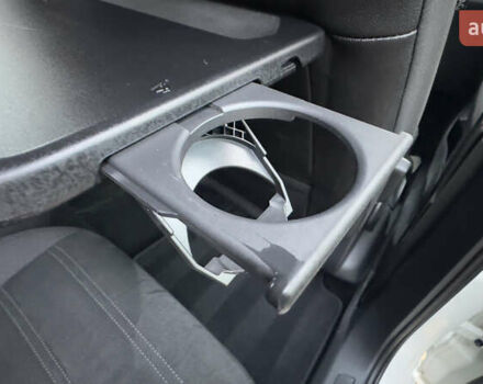 Белый Фольксваген Туран, объемом двигателя 1.97 л и пробегом 232 тыс. км за 16600 $, фото 52 на Automoto.ua