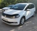 Белый Фольксваген Туран, объемом двигателя 1.97 л и пробегом 335 тыс. км за 15000 $, фото 1 на Automoto.ua