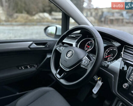 Белый Фольксваген Туран, объемом двигателя 1.6 л и пробегом 252 тыс. км за 14000 $, фото 79 на Automoto.ua