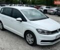 Белый Фольксваген Туран, объемом двигателя 1.6 л и пробегом 210 тыс. км за 14800 $, фото 1 на Automoto.ua