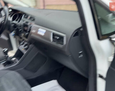 Белый Фольксваген Туран, объемом двигателя 1.97 л и пробегом 232 тыс. км за 16600 $, фото 57 на Automoto.ua