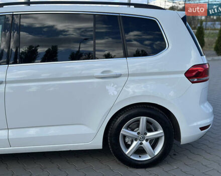 Белый Фольксваген Туран, объемом двигателя 1.6 л и пробегом 189 тыс. км за 15999 $, фото 11 на Automoto.ua