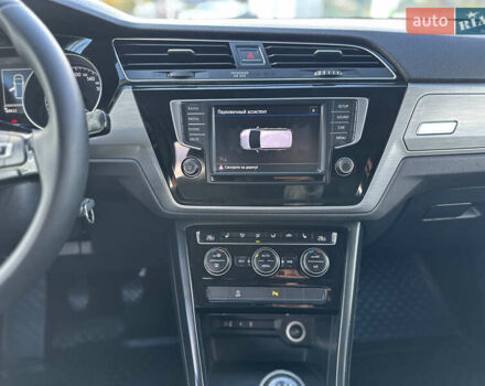 Белый Фольксваген Туран, объемом двигателя 1.6 л и пробегом 189 тыс. км за 15999 $, фото 24 на Automoto.ua