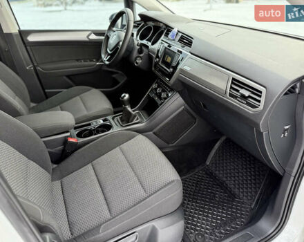 Білий Фольксваген Туран, об'ємом двигуна 1.6 л та пробігом 194 тис. км за 16400 $, фото 27 на Automoto.ua