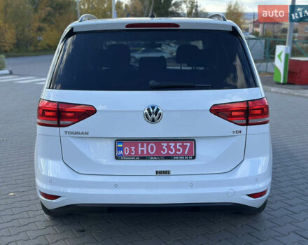 Фольксваген Туран 2017 у Хмельницькому на Automoto.ua Білий Фольксваген Туран, об'ємом двигуна 1.6 л та пробігом 189 тис. км за 15550 $, фото 12 на Automoto.ua