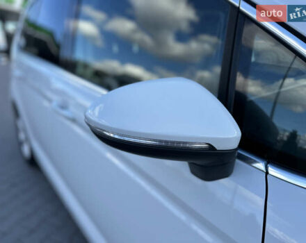 Белый Фольксваген Туран, объемом двигателя 1.6 л и пробегом 189 тыс. км за 15999 $, фото 51 на Automoto.ua