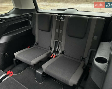 Белый Фольксваген Туран, объемом двигателя 1.6 л и пробегом 252 тыс. км за 14000 $, фото 59 на Automoto.ua