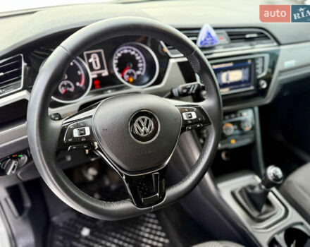 Білий Фольксваген Туран, об'ємом двигуна 1.6 л та пробігом 194 тис. км за 16400 $, фото 21 на Automoto.ua