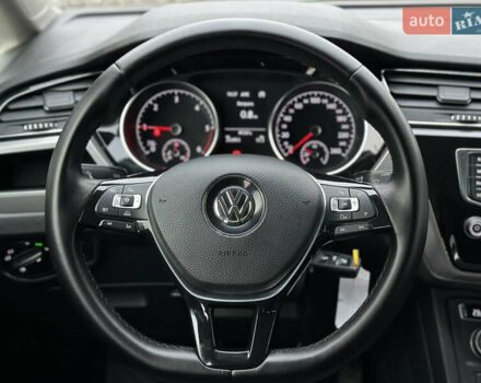 Белый Фольксваген Туран, объемом двигателя 1.6 л и пробегом 252 тыс. км за 14000 $, фото 29 на Automoto.ua