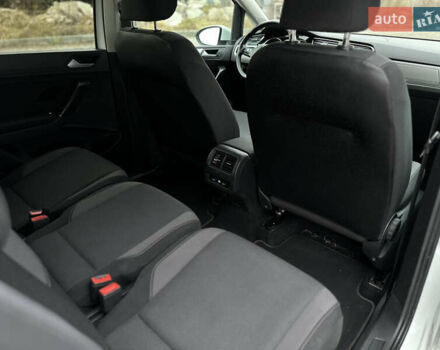 Белый Фольксваген Туран, объемом двигателя 1.6 л и пробегом 252 тыс. км за 14000 $, фото 53 на Automoto.ua