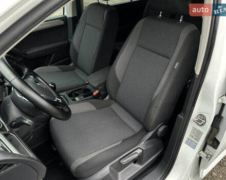 Белый Фольксваген Туран, объемом двигателя 1.6 л и пробегом 252 тыс. км за 14000 $, фото 25 на Automoto.ua