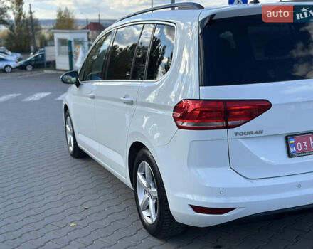 Фольксваген Туран 2017 у Хмельницькому на Automoto.ua Білий Фольксваген Туран, об'ємом двигуна 1.6 л та пробігом 189 тис. км за 15550 $, фото 15 на Automoto.ua