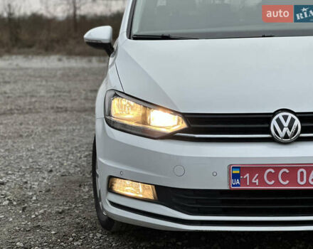 Белый Фольксваген Туран, объемом двигателя 1.6 л и пробегом 252 тыс. км за 14000 $, фото 13 на Automoto.ua