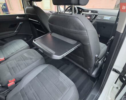 Белый Фольксваген Туран, объемом двигателя 1.97 л и пробегом 232 тыс. км за 16600 $, фото 51 на Automoto.ua